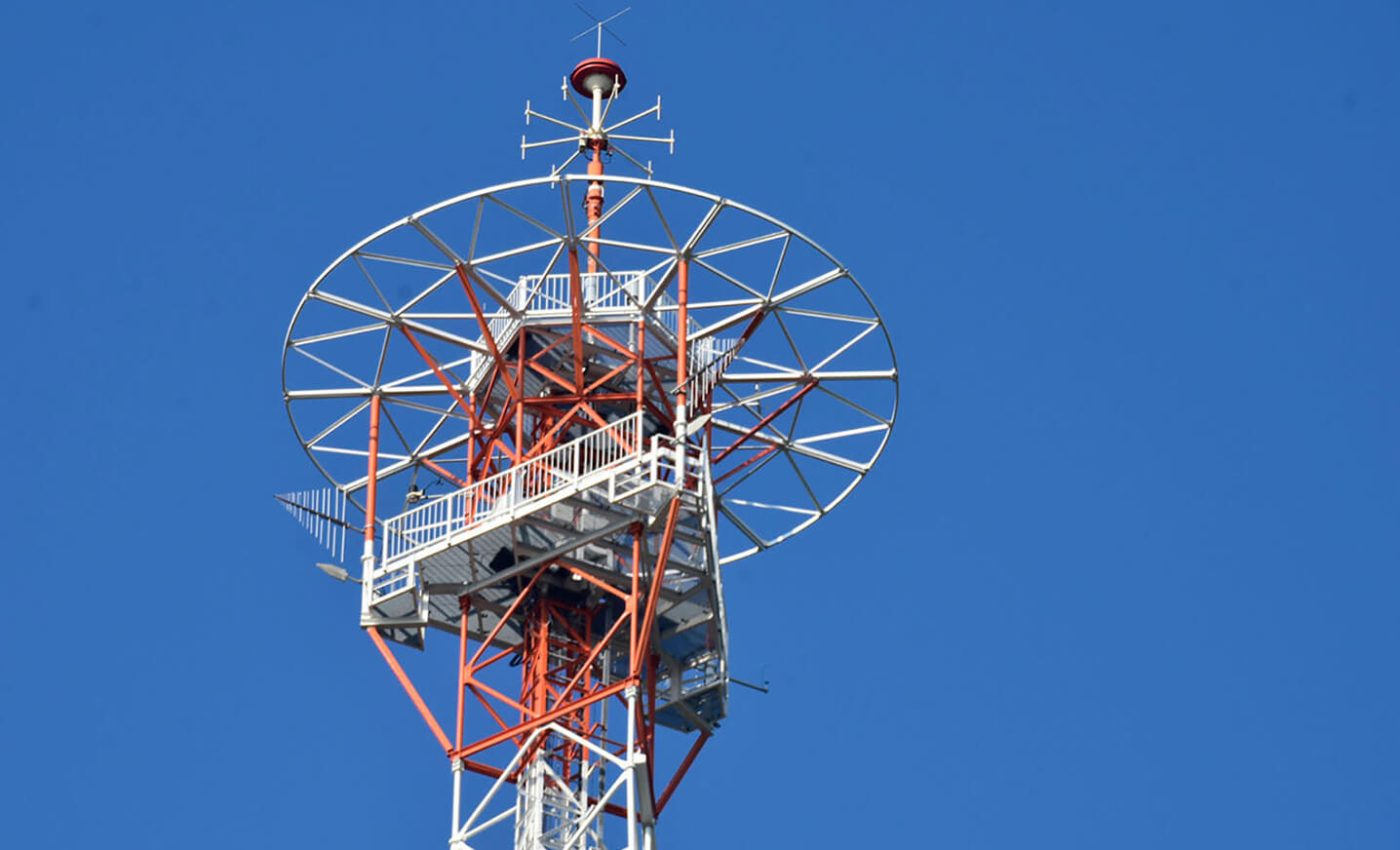 Fischer Planen und Bauen - Sanierung Gittermast oben Spitze