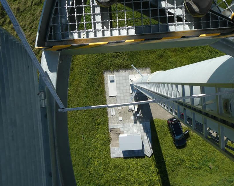 Vogelperspikte von einem Mobilfunkmasten